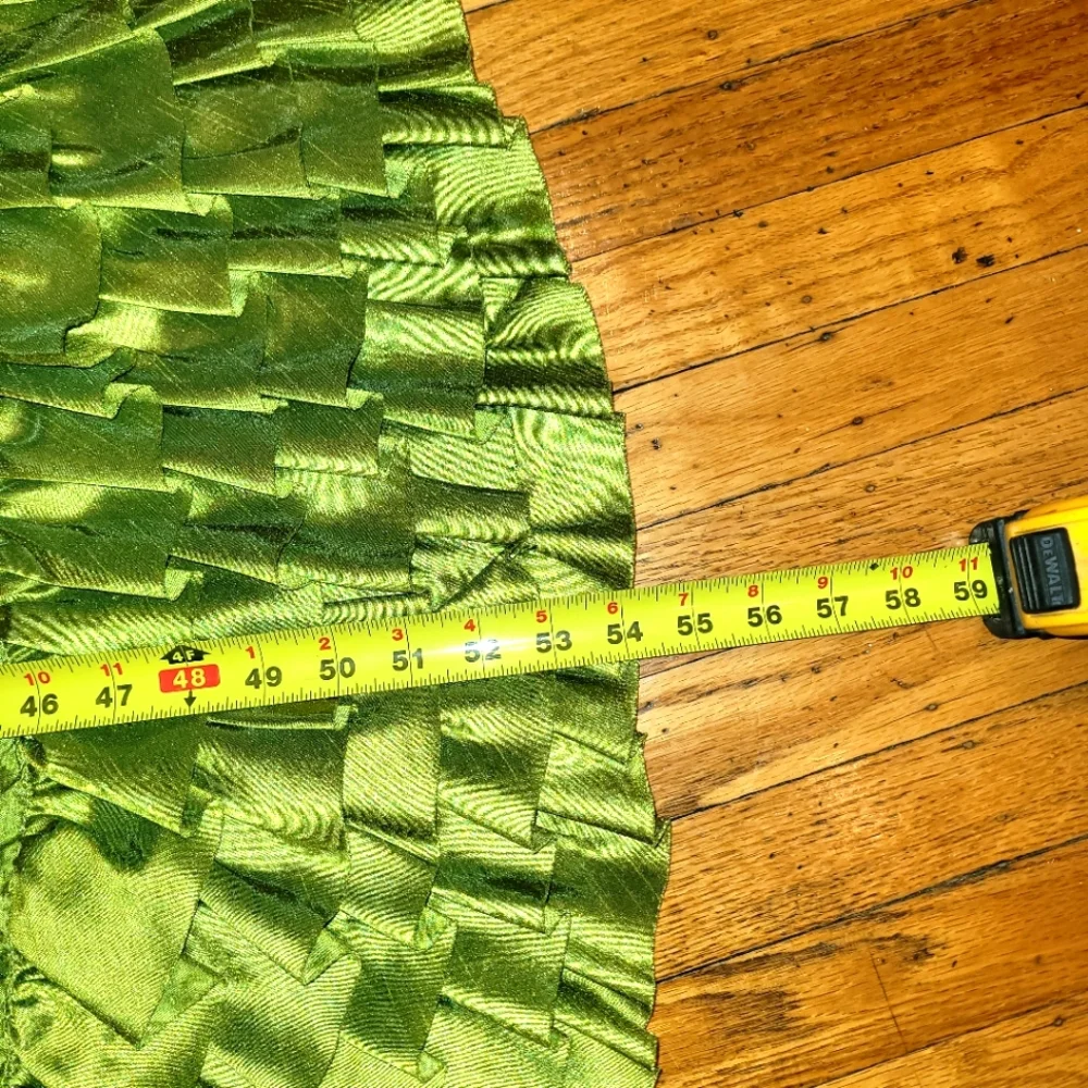 54" Ruffled Tree Skirt - Picture 5 of 7
